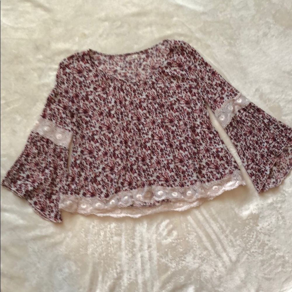 Hollister bell sleeve floral blouse